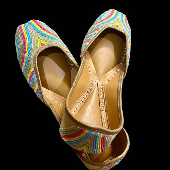 Traditional Handmade  Punjabi Jutti ( US size 7 to 9 available) - Picture 1 of 4